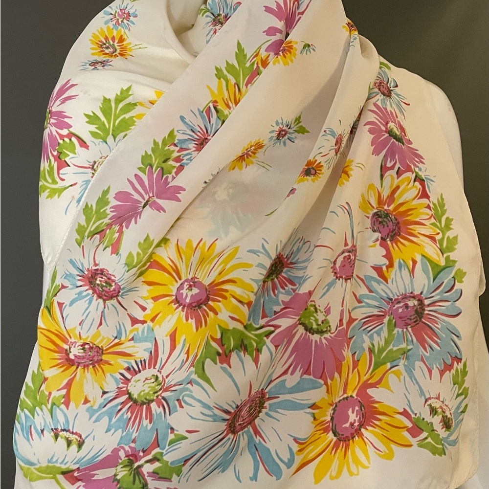 Delightful Vintage 60s Daisy Florals Print 19 In by 44 In Good Condition - Picture 1 of 5